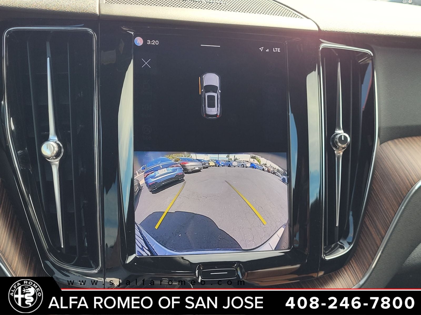 2022 Volvo XC60 Recharge Plug-In Hybrid T8 Inscription Expression