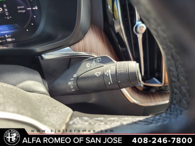 2022 Volvo XC60 Recharge Plug-In Hybrid T8 Inscription Expression