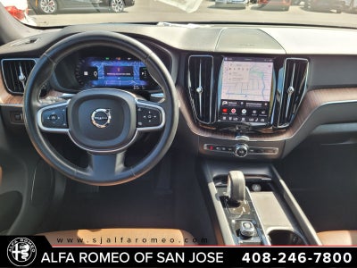 2022 Volvo XC60 Recharge Plug-In Hybrid T8 Inscription Expression