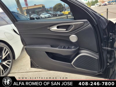 2022 Alfa Romeo Giulia Quadrifoglio