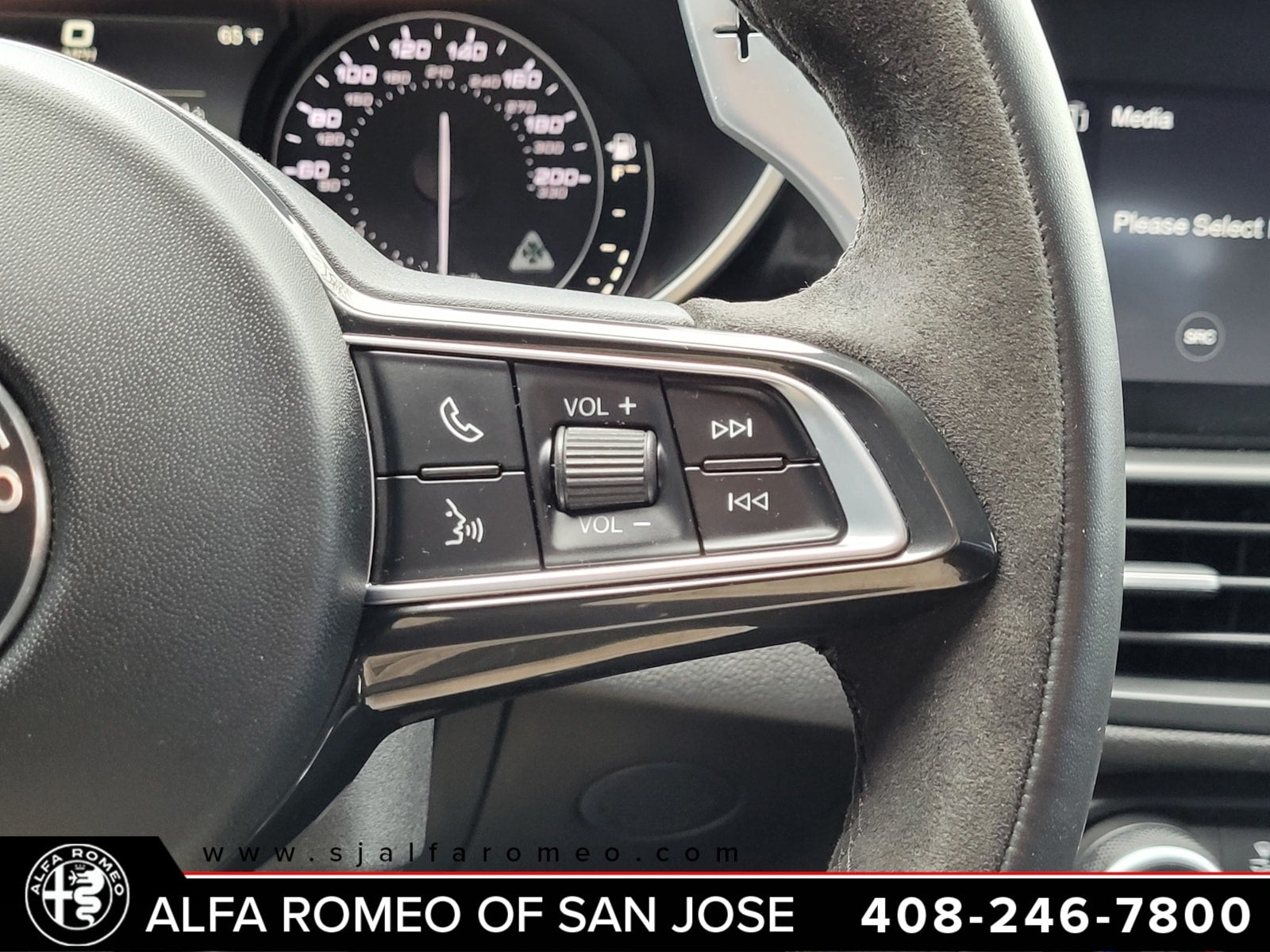 2022 Alfa Romeo Giulia Quadrifoglio