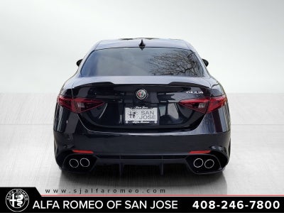 2022 Alfa Romeo Giulia Quadrifoglio