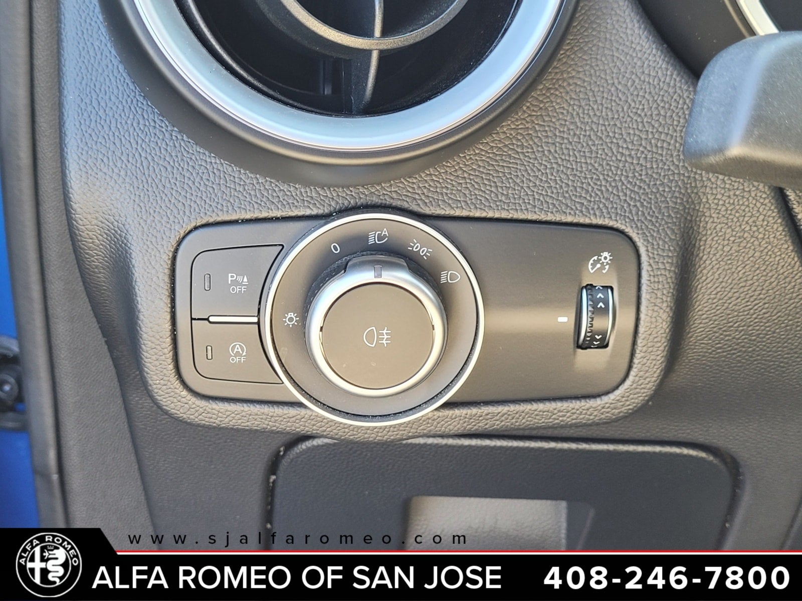 2020 Alfa Romeo Stelvio Base