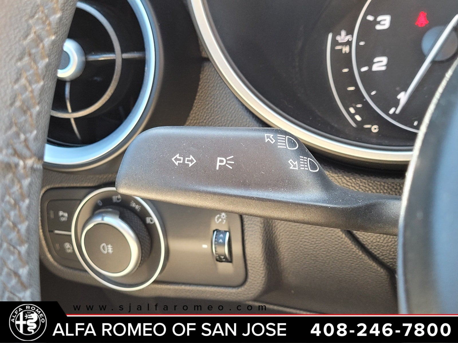 2020 Alfa Romeo Stelvio Base