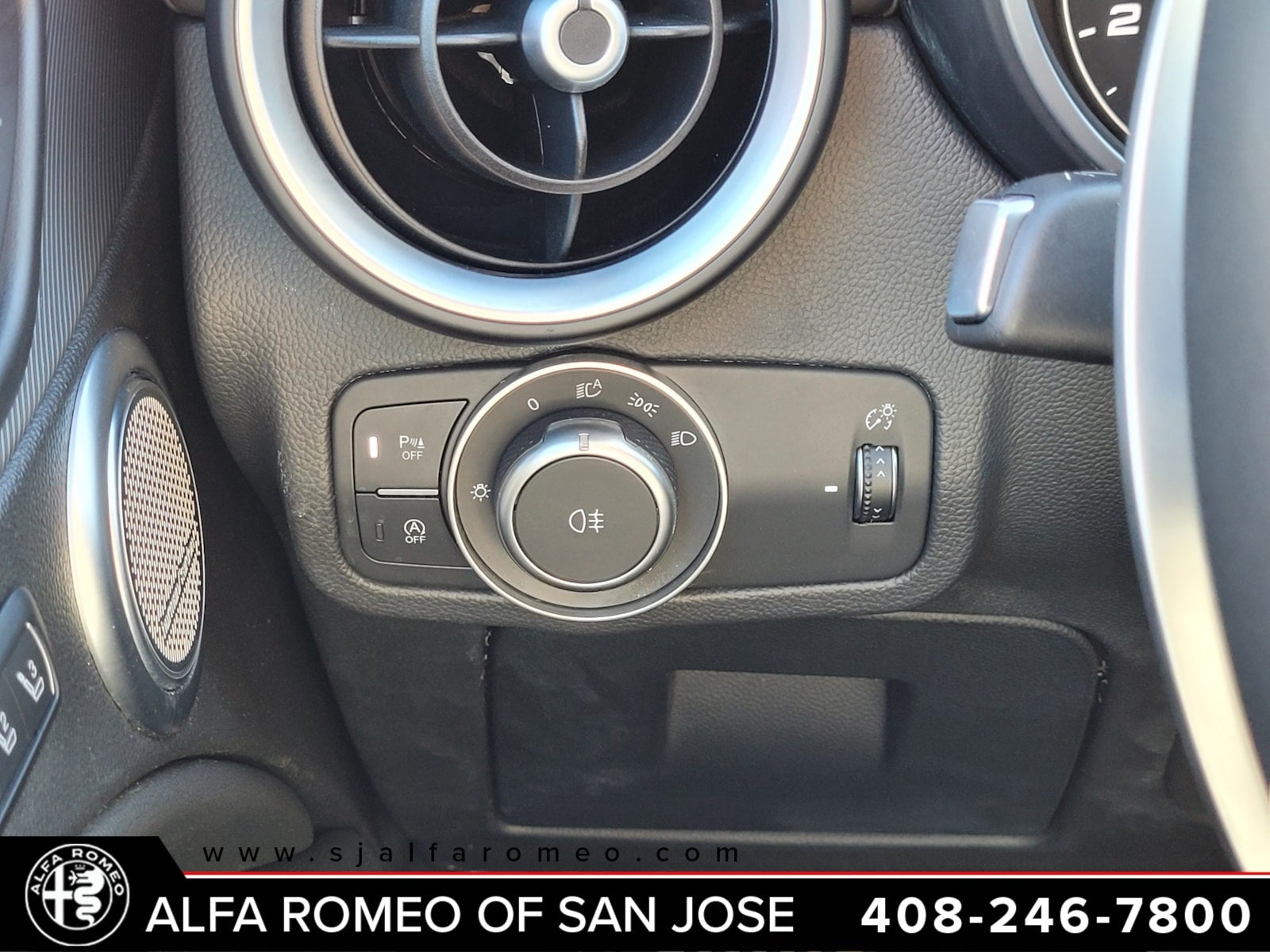 2019 Alfa Romeo Stelvio Ti Sport