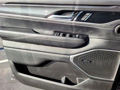 2023 Jeep Wagoneer L Base