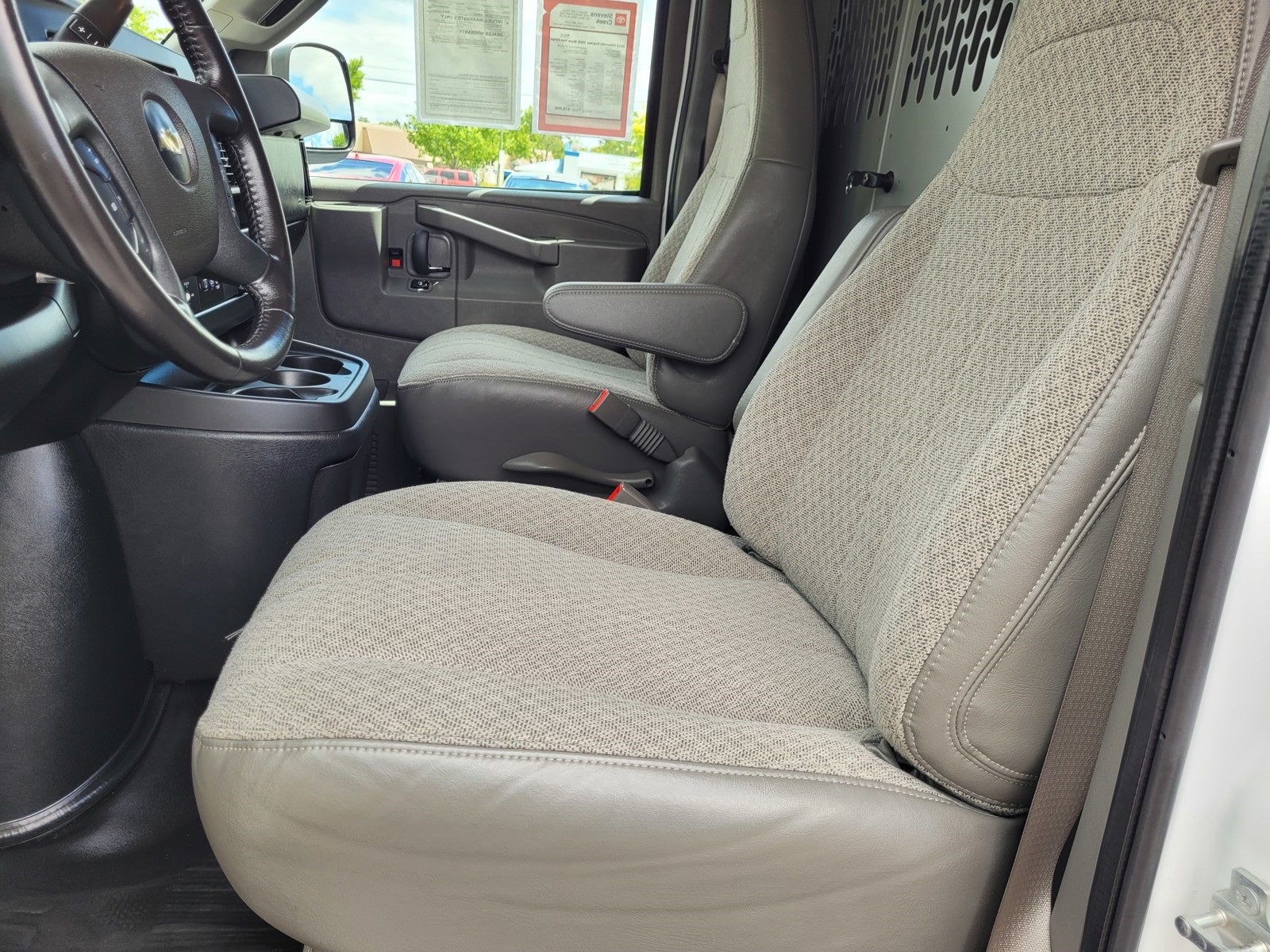 2022 Chevrolet Express 3500 Work Van Cargo