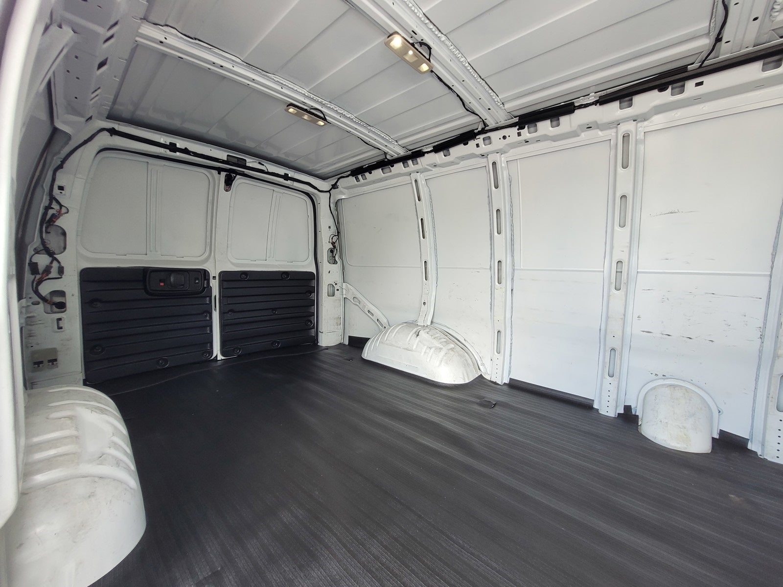 2022 Chevrolet Express 3500 Work Van Cargo