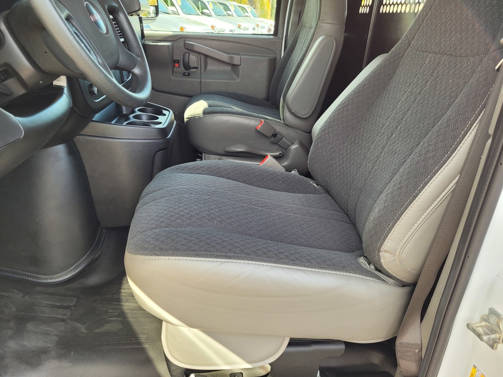 2023 GMC Savana 2500 Work Van