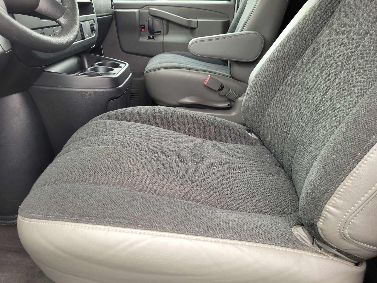 2023 GMC Savana 2500 Work Van