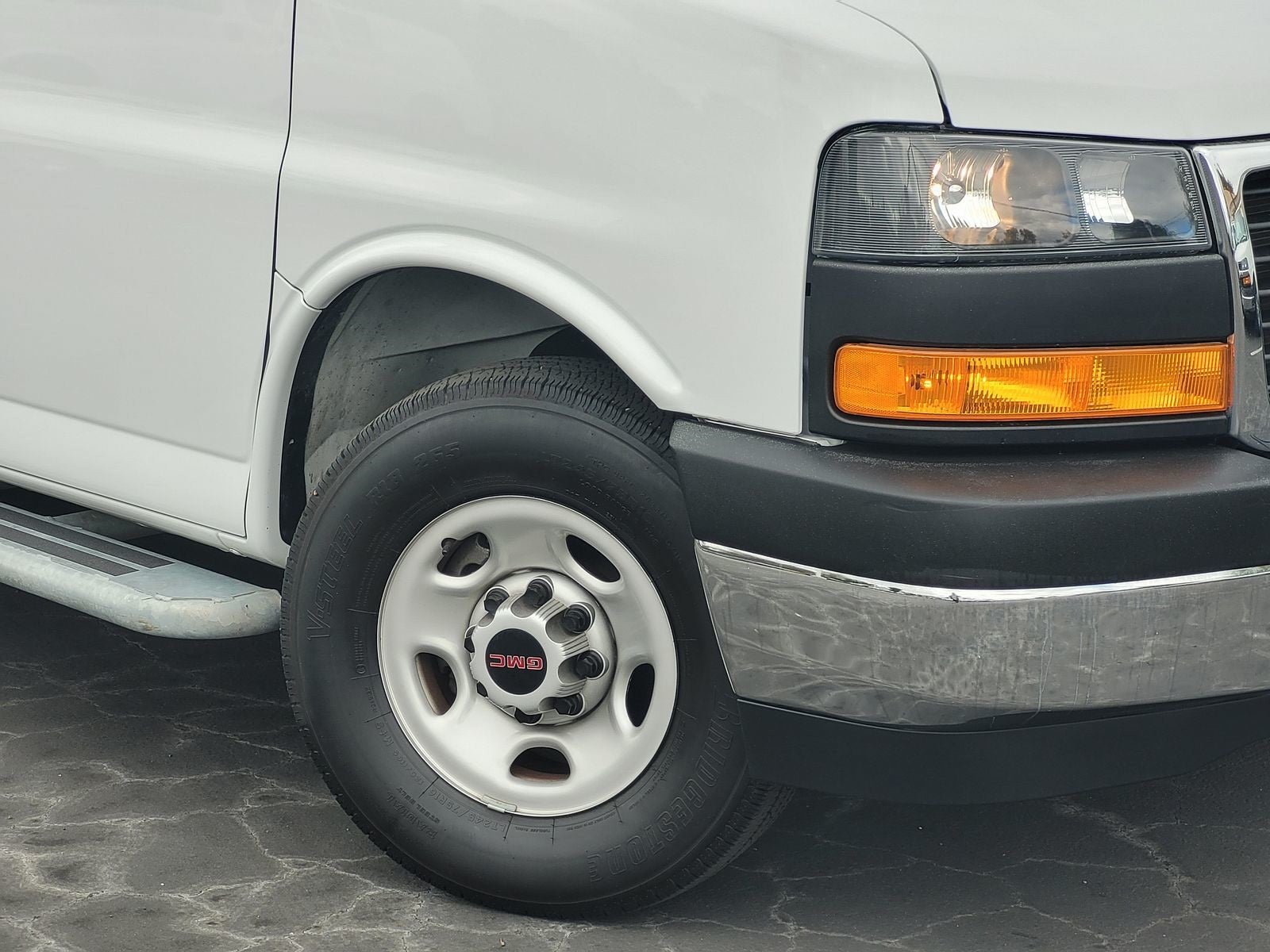 2023 GMC Savana 2500 Work Van