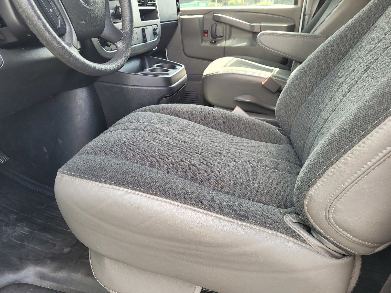 2024 GMC Savana 2500 Work Van