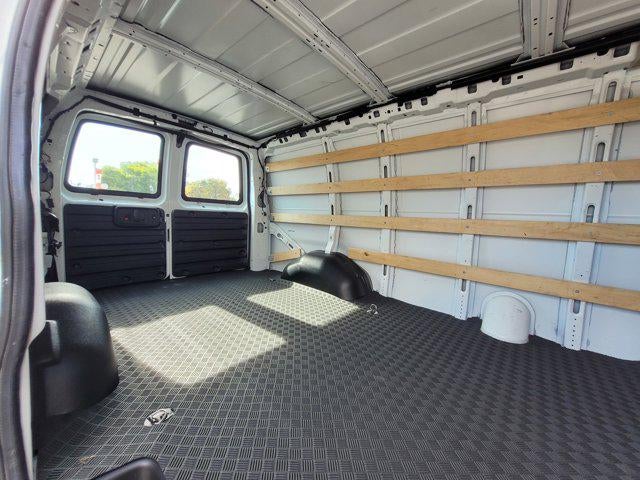 2023 GMC Savana 2500 Work Van