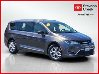 2017 Chrysler Pacifica Touring L Plus