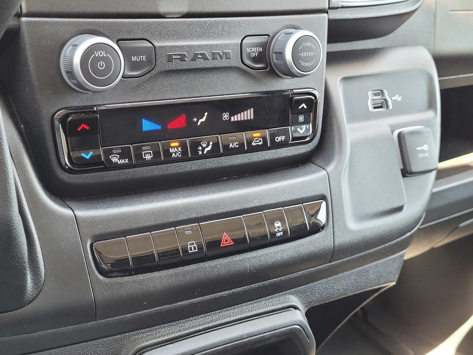 2025 RAM ProMaster 2500 Base
