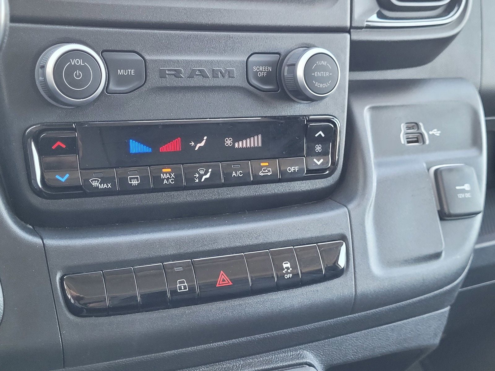 2025 RAM ProMaster 2500 Base