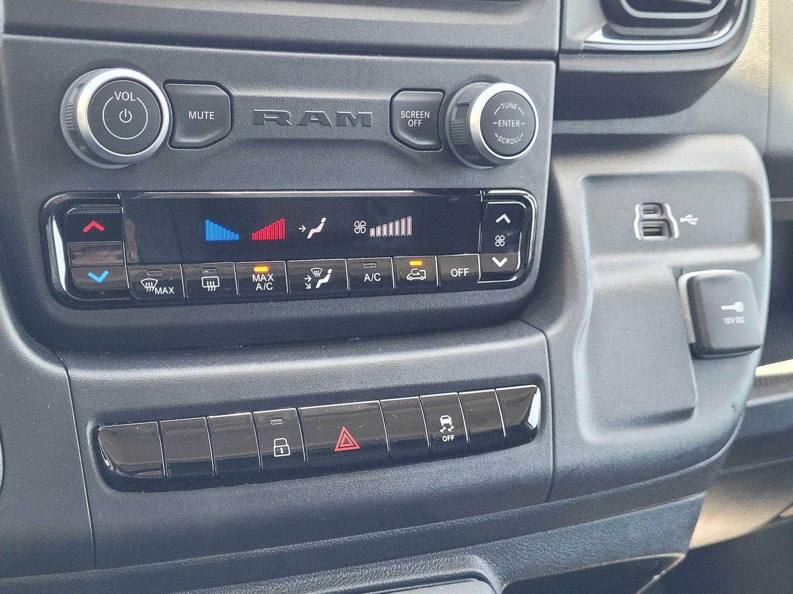 2025 RAM ProMaster 2500 Base