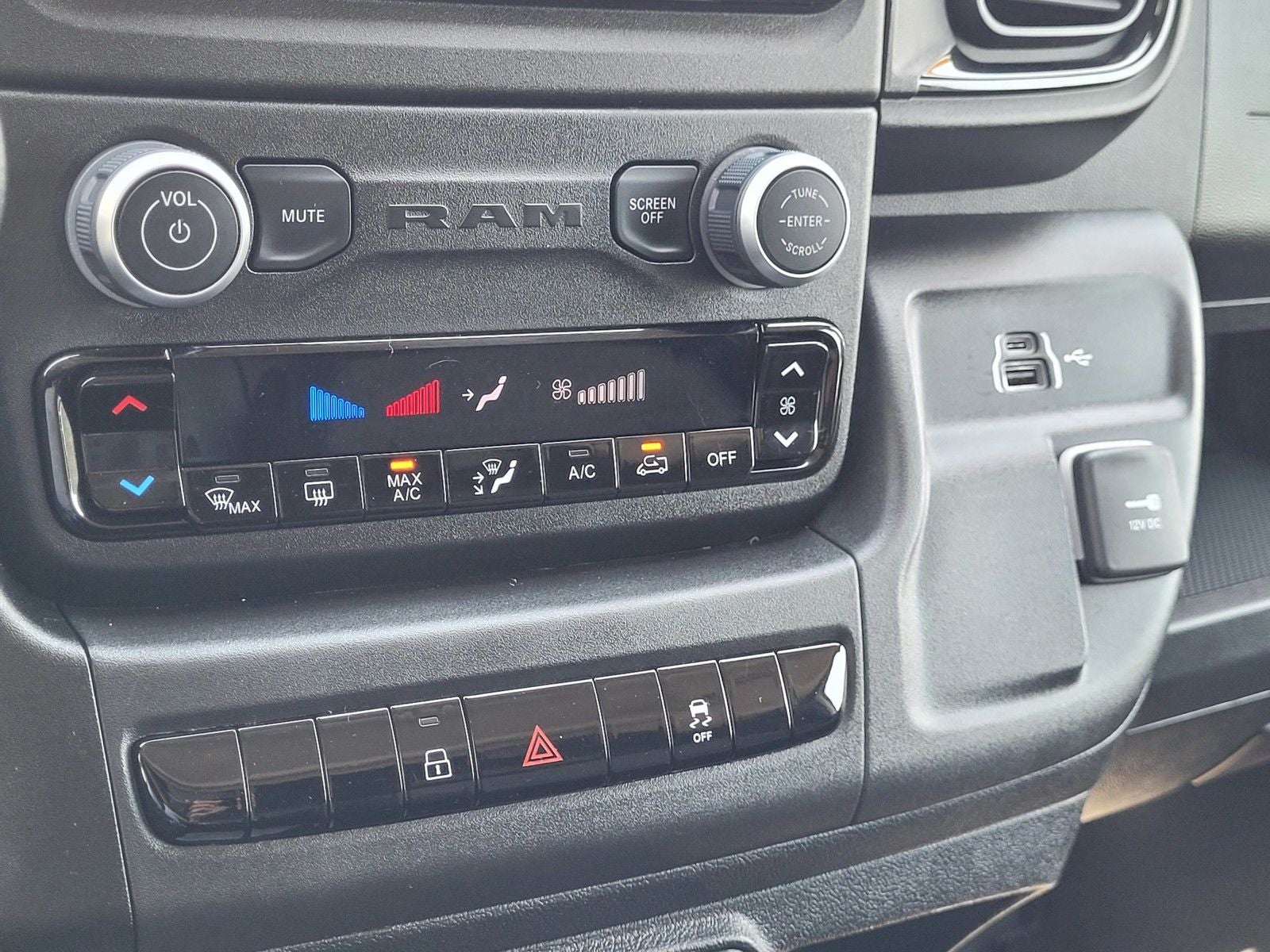 2025 RAM ProMaster 2500 Base