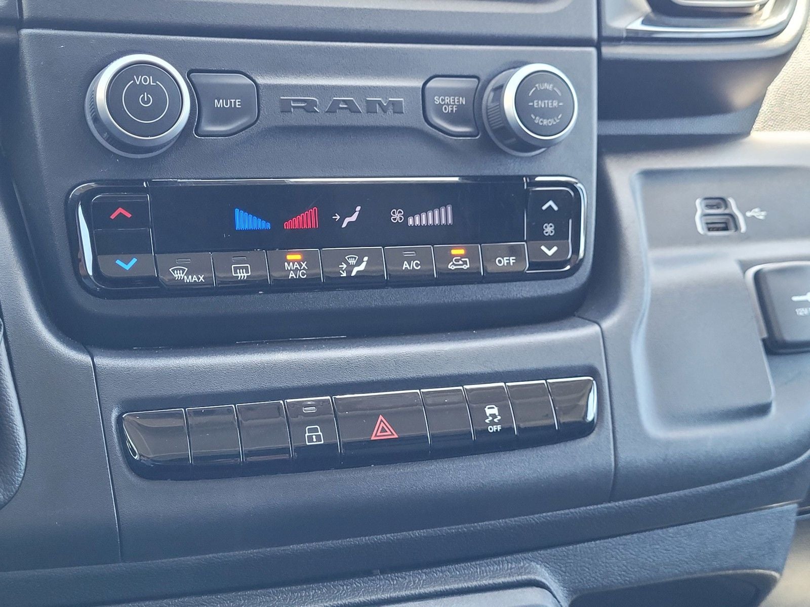 2025 RAM ProMaster 2500 Base