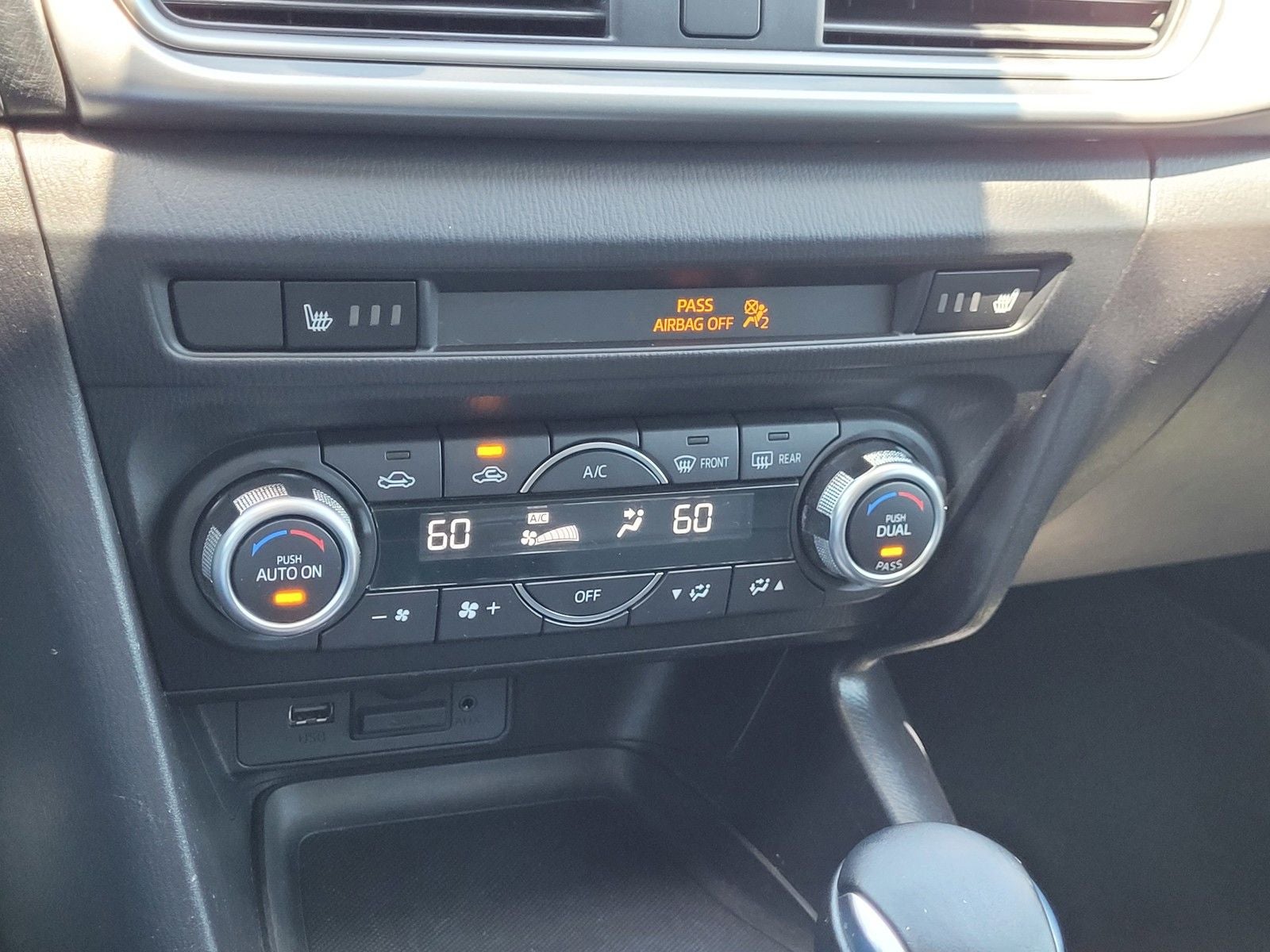 2018 Mazda Mazda3 Touring