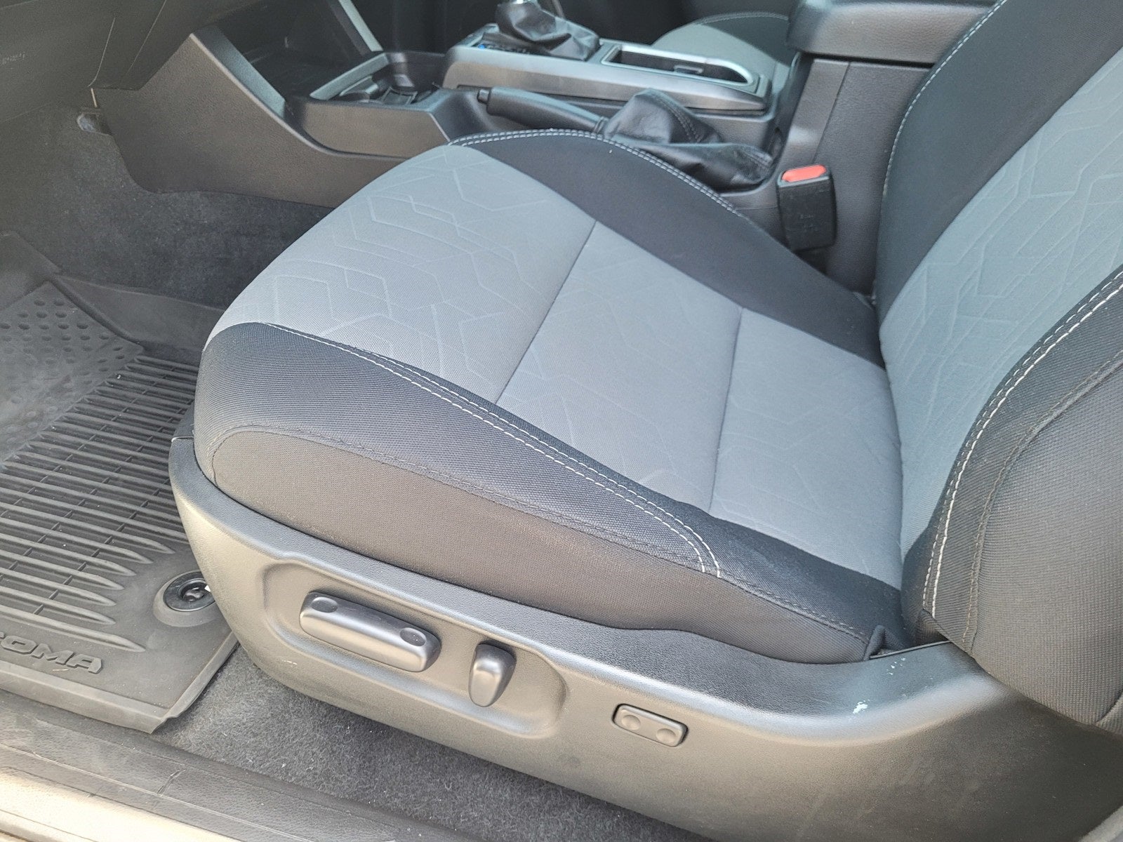 2022 Toyota Tacoma TRD Off-Road V6