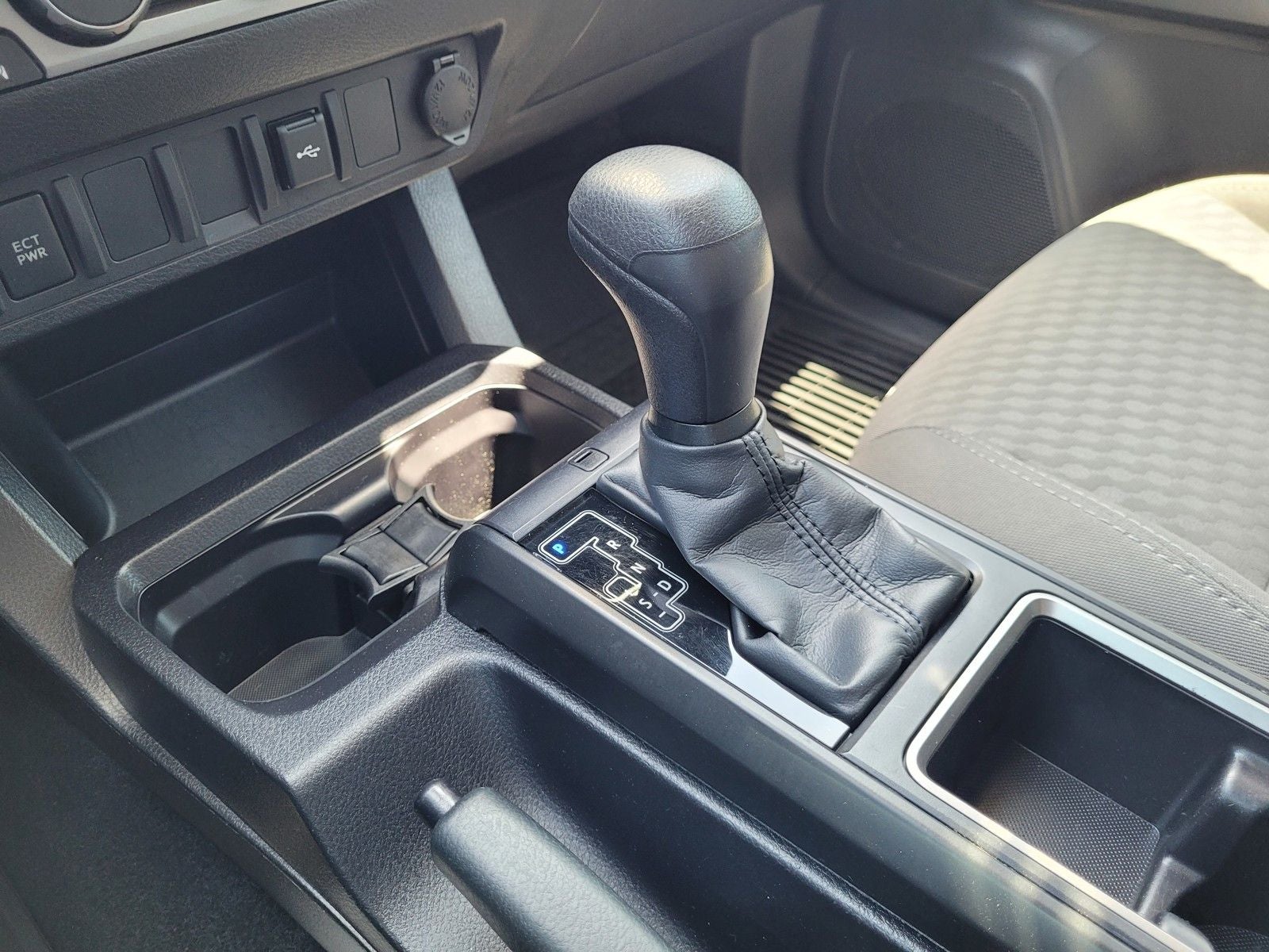 2022 Toyota Tacoma SR V6