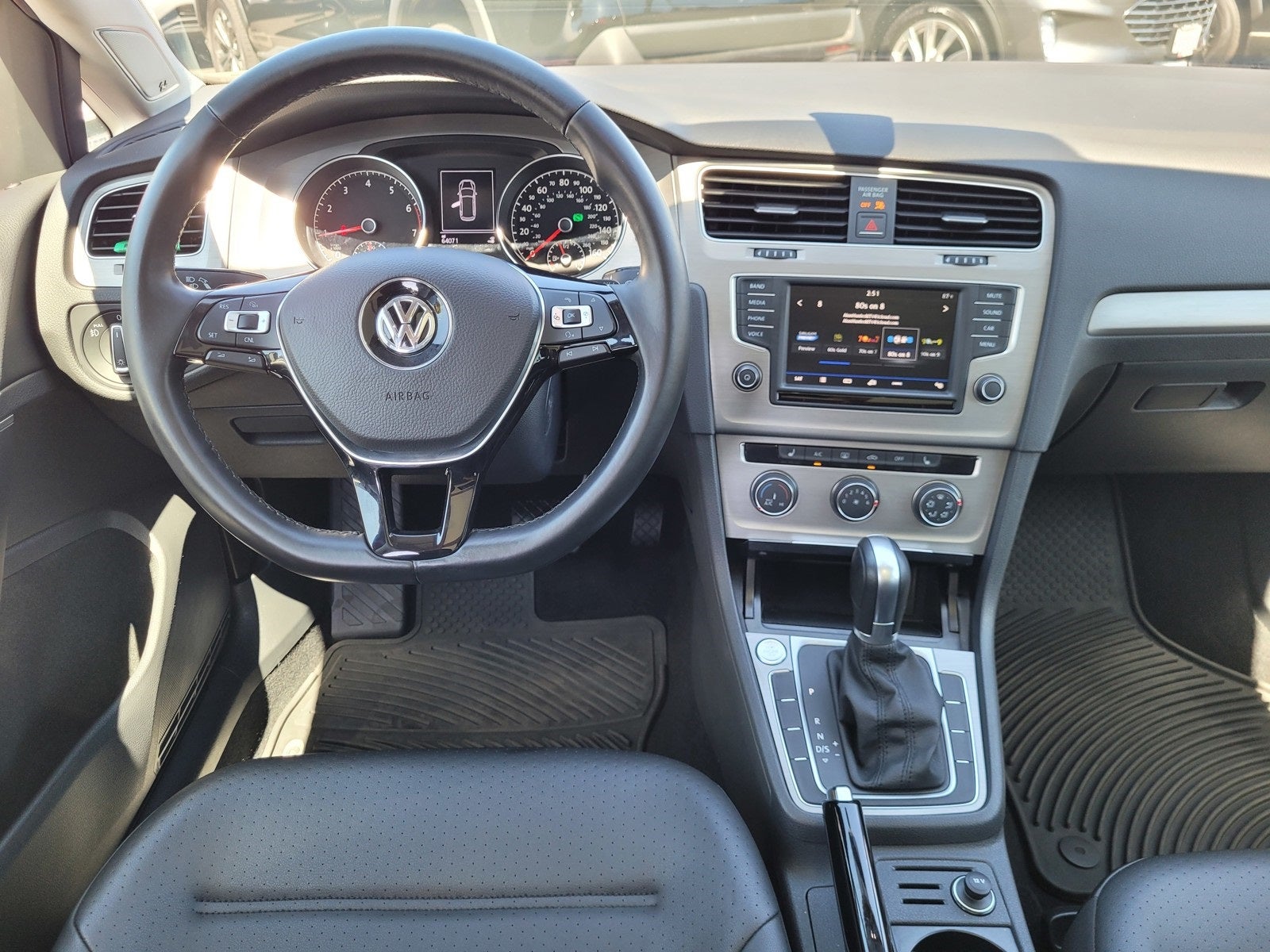 2017 Volkswagen Golf SportWagen S