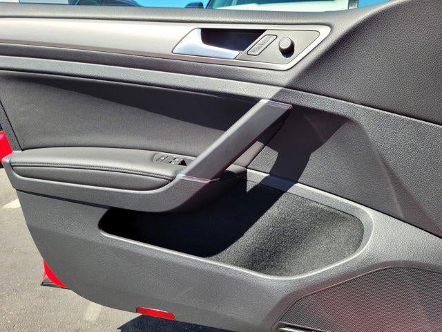 2017 Volkswagen Golf SportWagen S