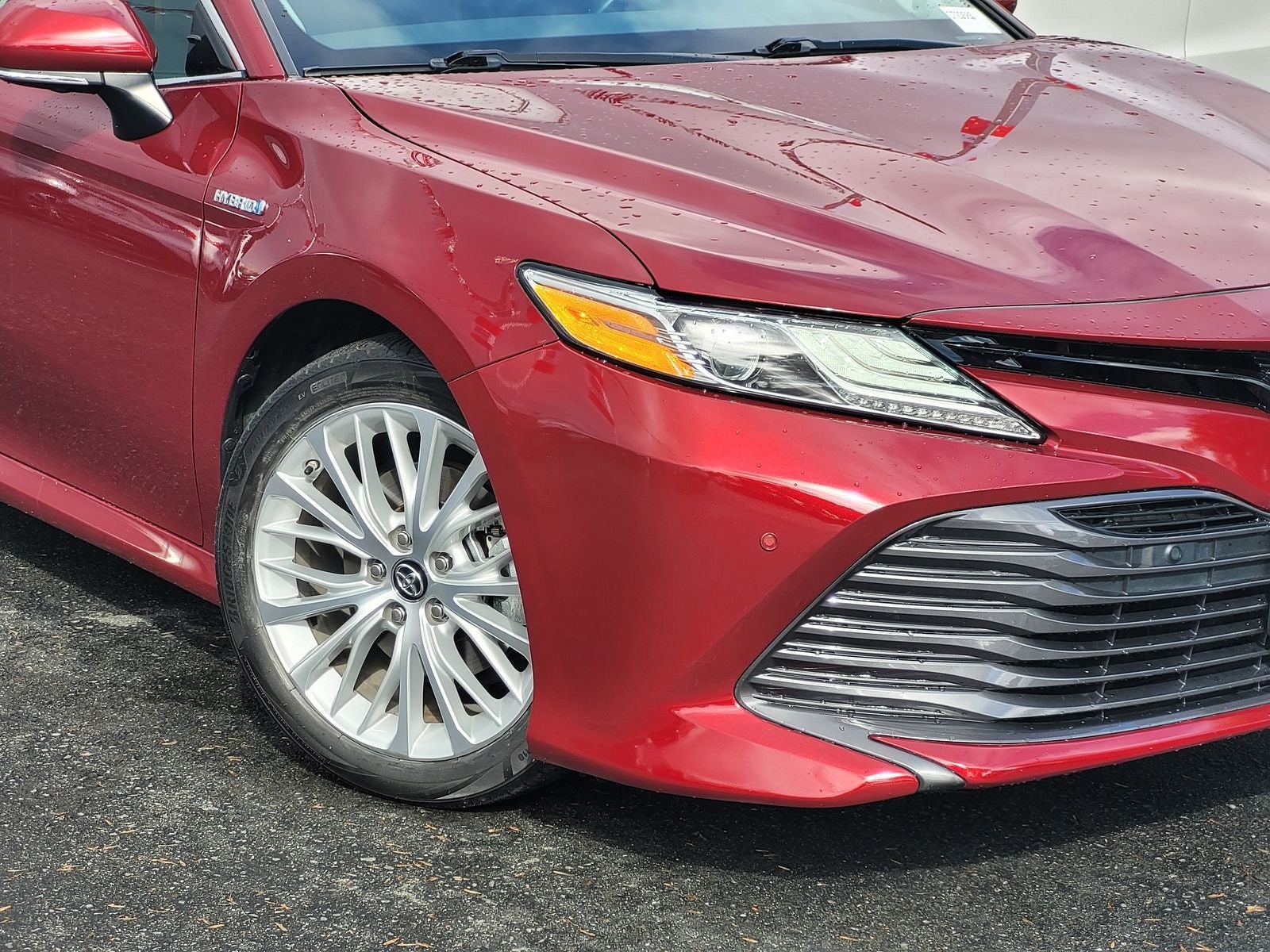 2019 Toyota Camry Hybrid XLE