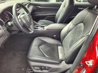 2019 Toyota Camry Hybrid XLE