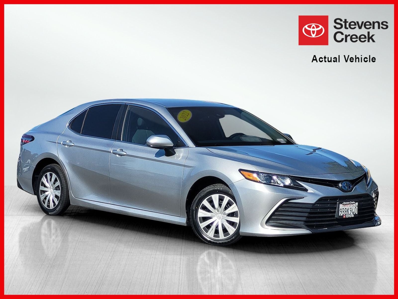 2022 Toyota Camry Hybrid LE
