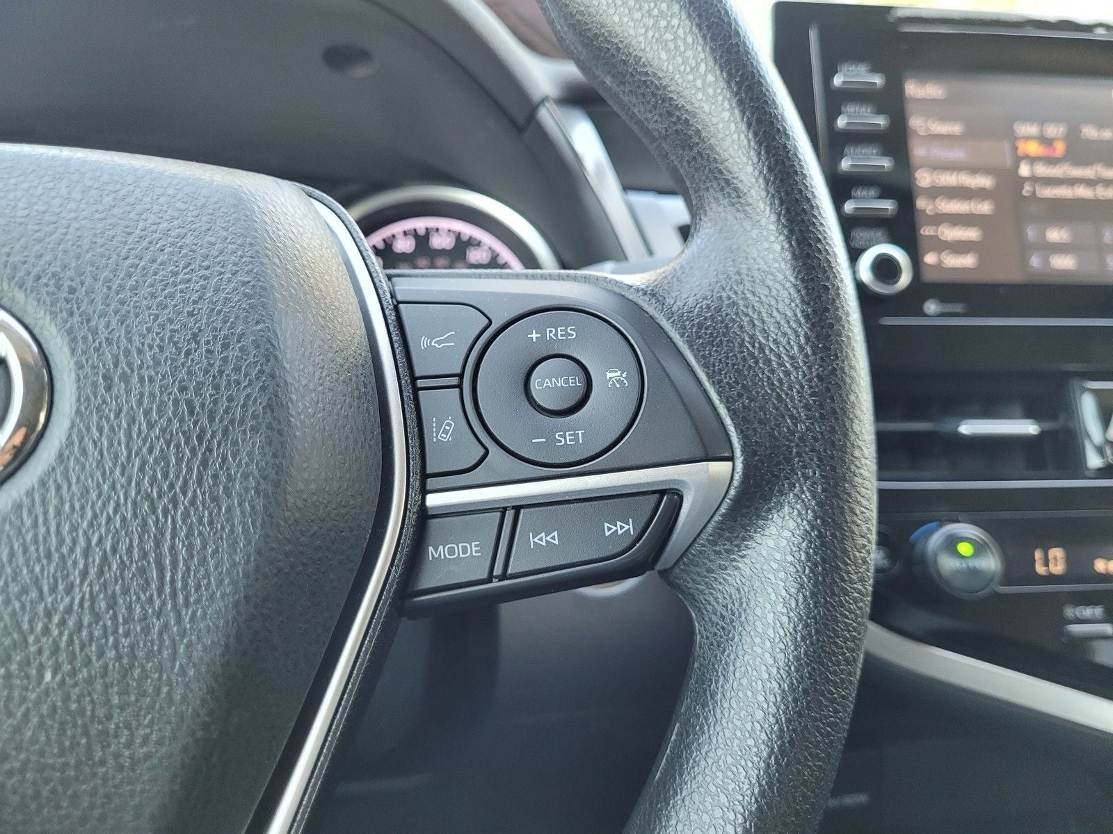 2022 Toyota Camry Hybrid LE