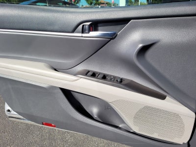 2022 Toyota Camry Hybrid LE