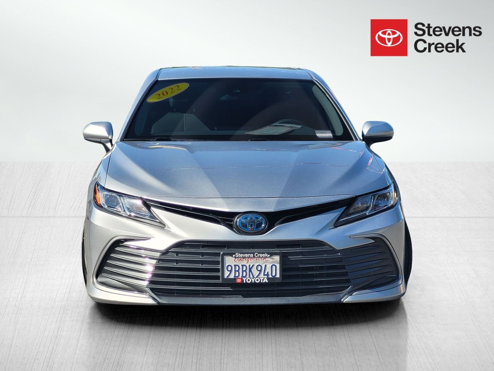 2022 Toyota Camry Hybrid LE