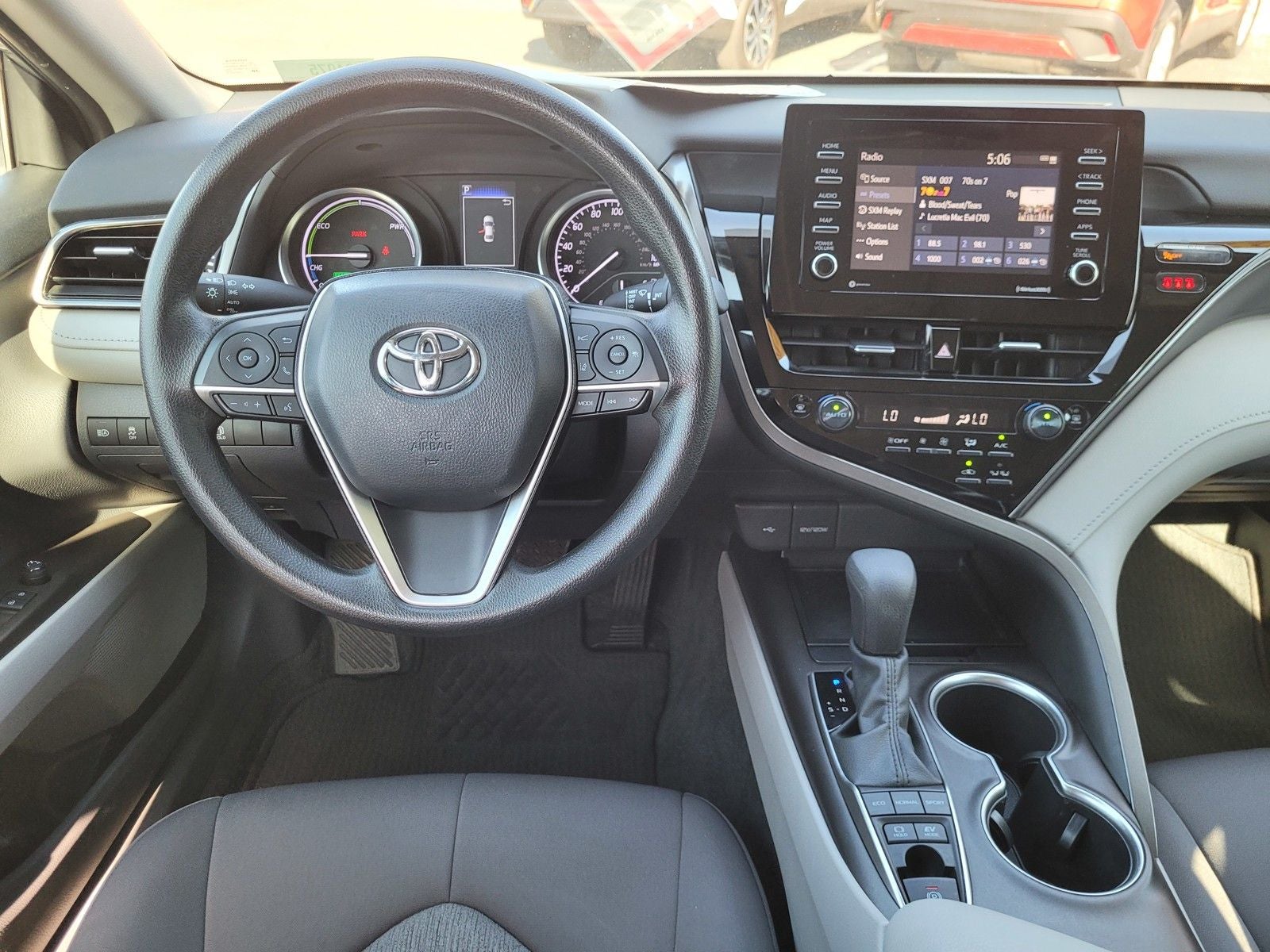 2022 Toyota Camry Hybrid LE