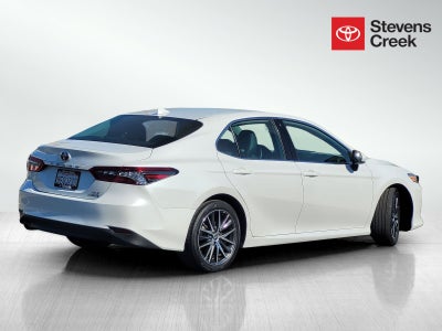 2023 Toyota Camry Hybrid XLE