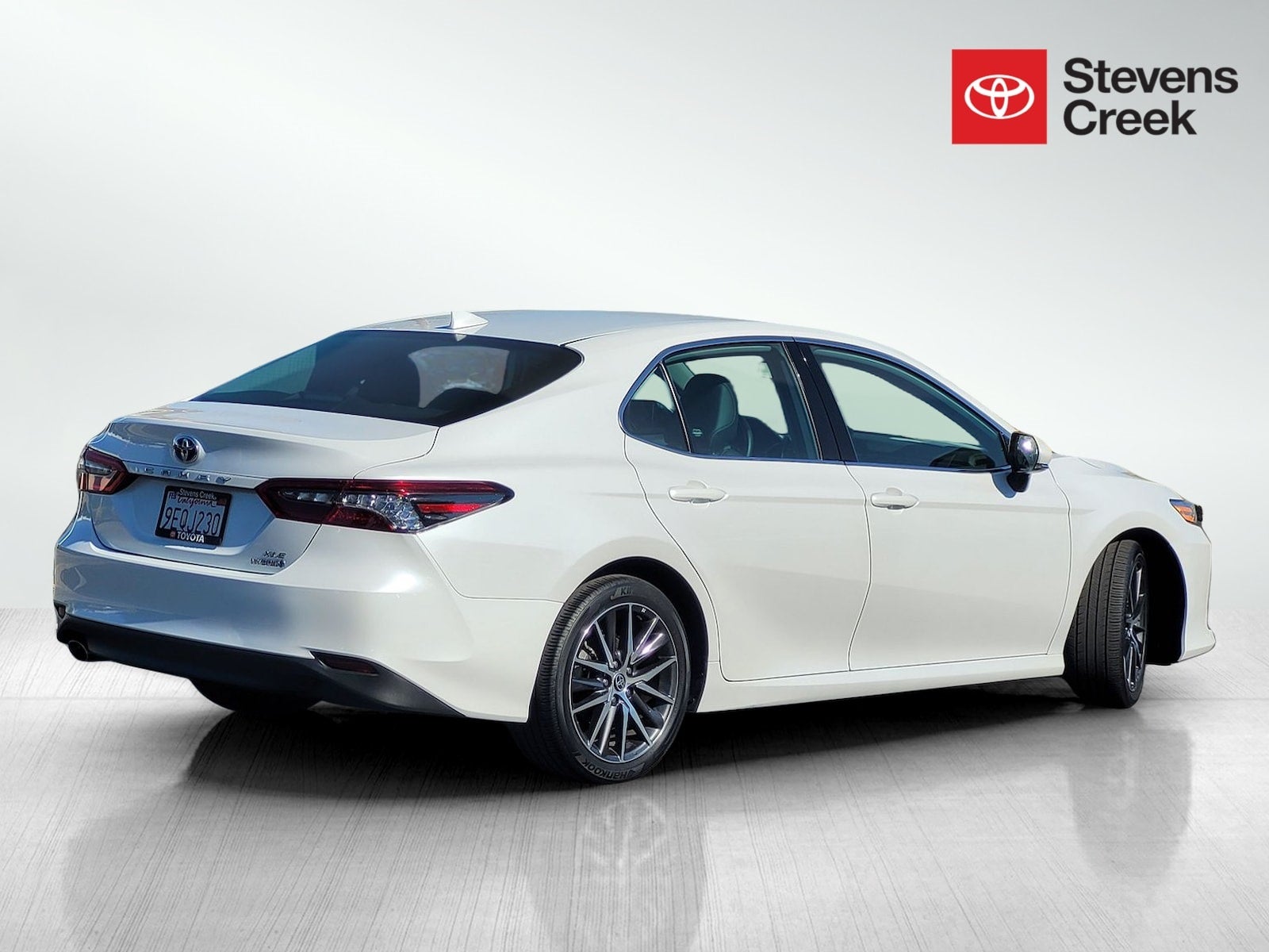 2023 Toyota Camry Hybrid XLE