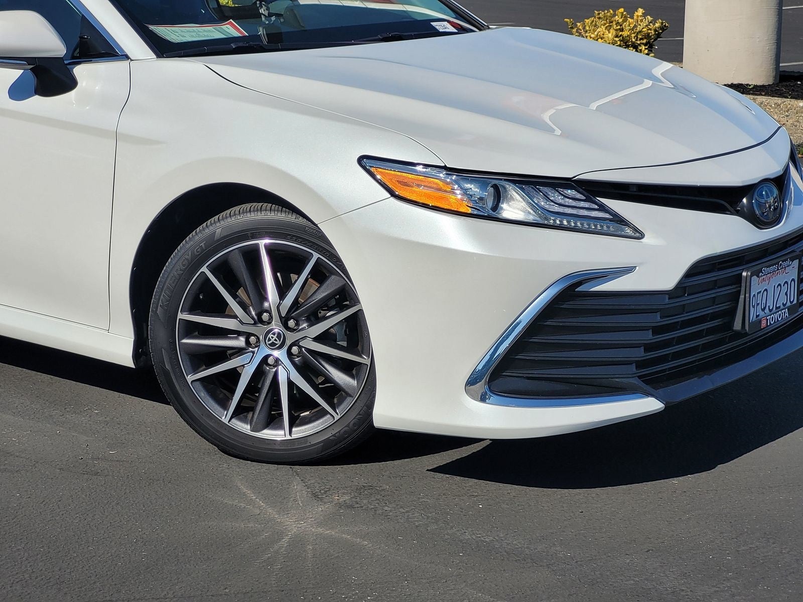 2023 Toyota Camry Hybrid XLE