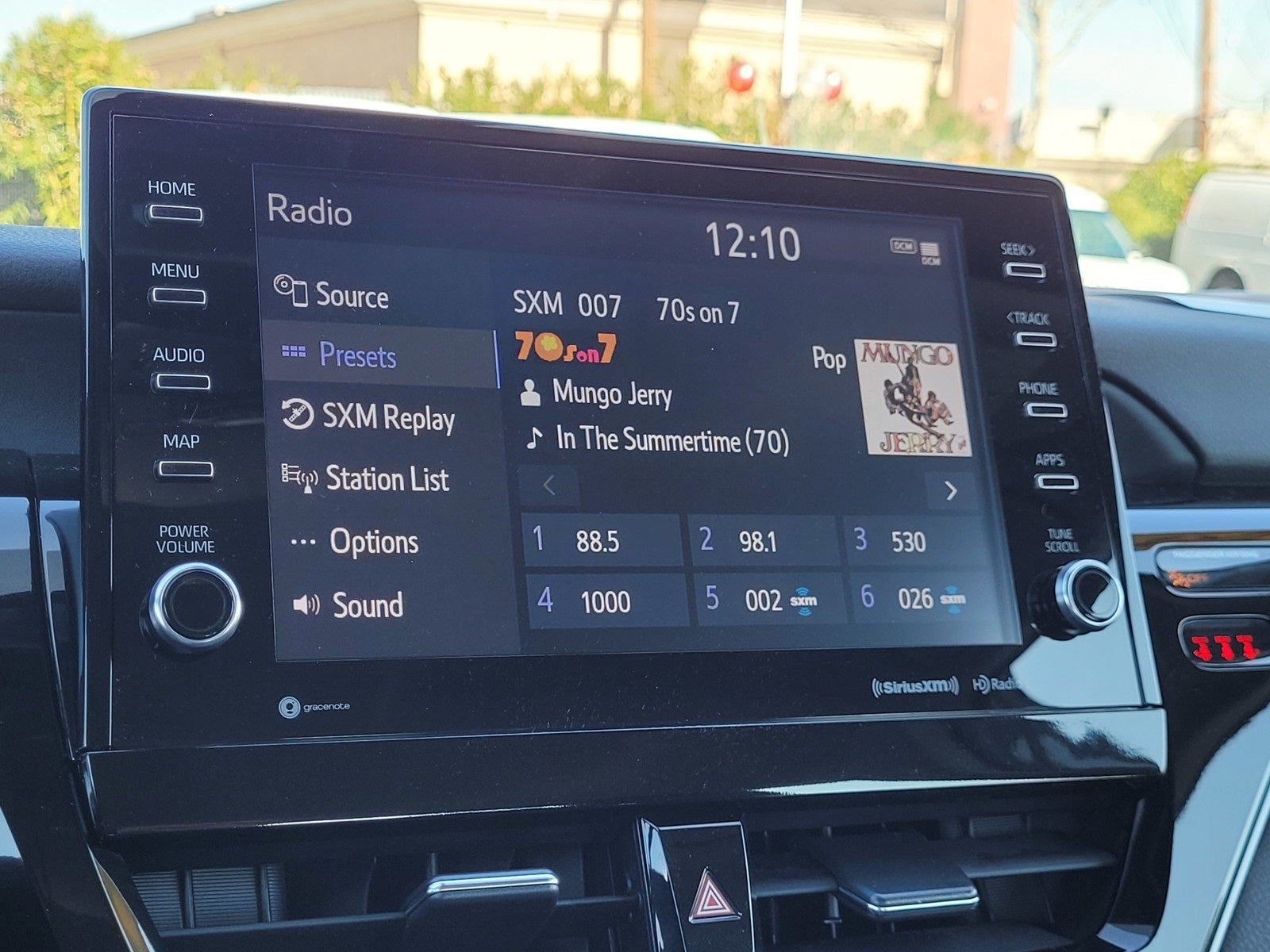 2023 Toyota Camry Hybrid XLE