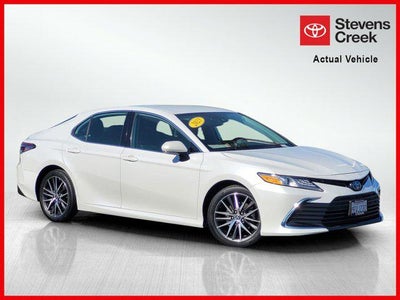 2023 Toyota Camry Hybrid XLE