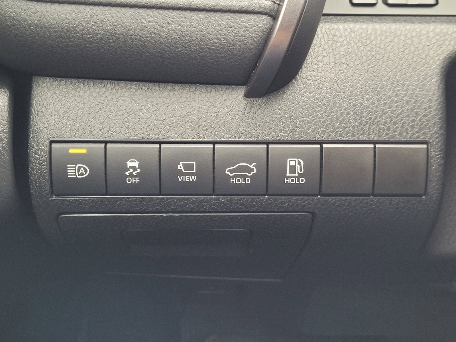 2022 Toyota Camry Hybrid XLE