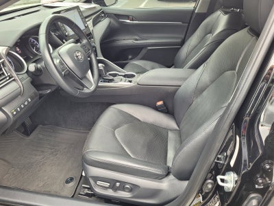 2022 Toyota Camry Hybrid XLE