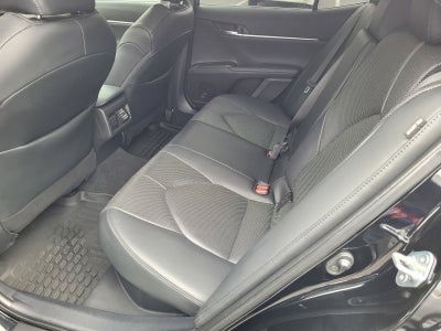2022 Toyota Camry Hybrid XLE