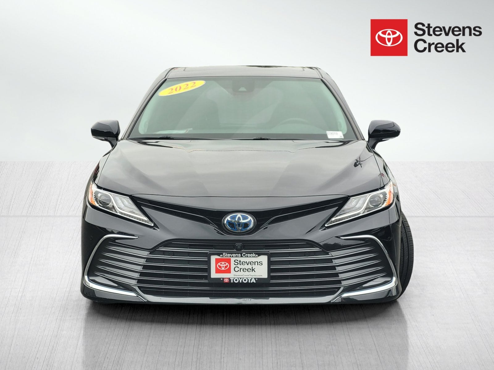 2022 Toyota Camry Hybrid XLE