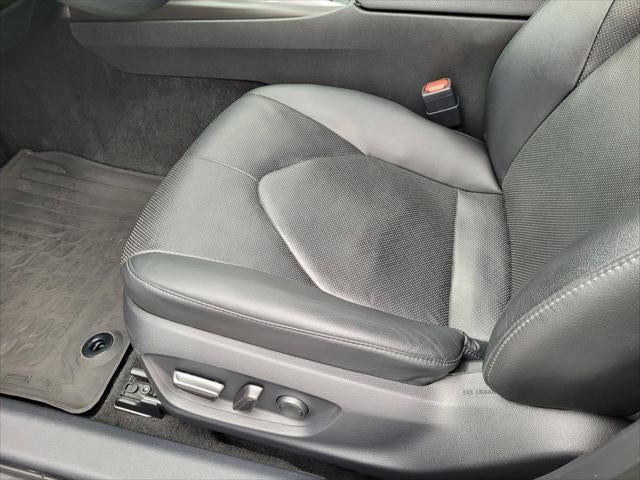 2022 Toyota Camry Hybrid XLE