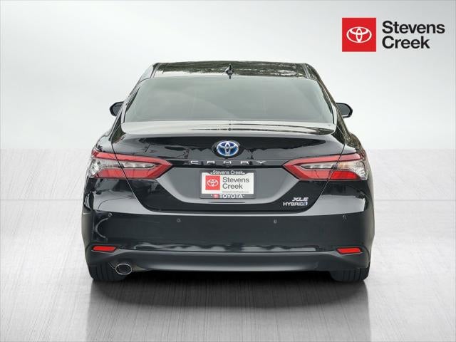 2022 Toyota Camry Hybrid XLE