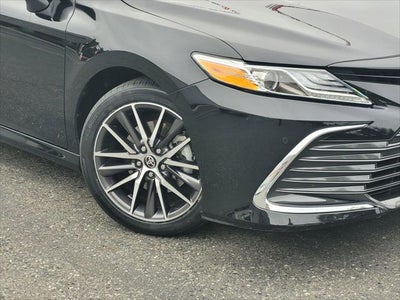 2022 Toyota Camry Hybrid XLE