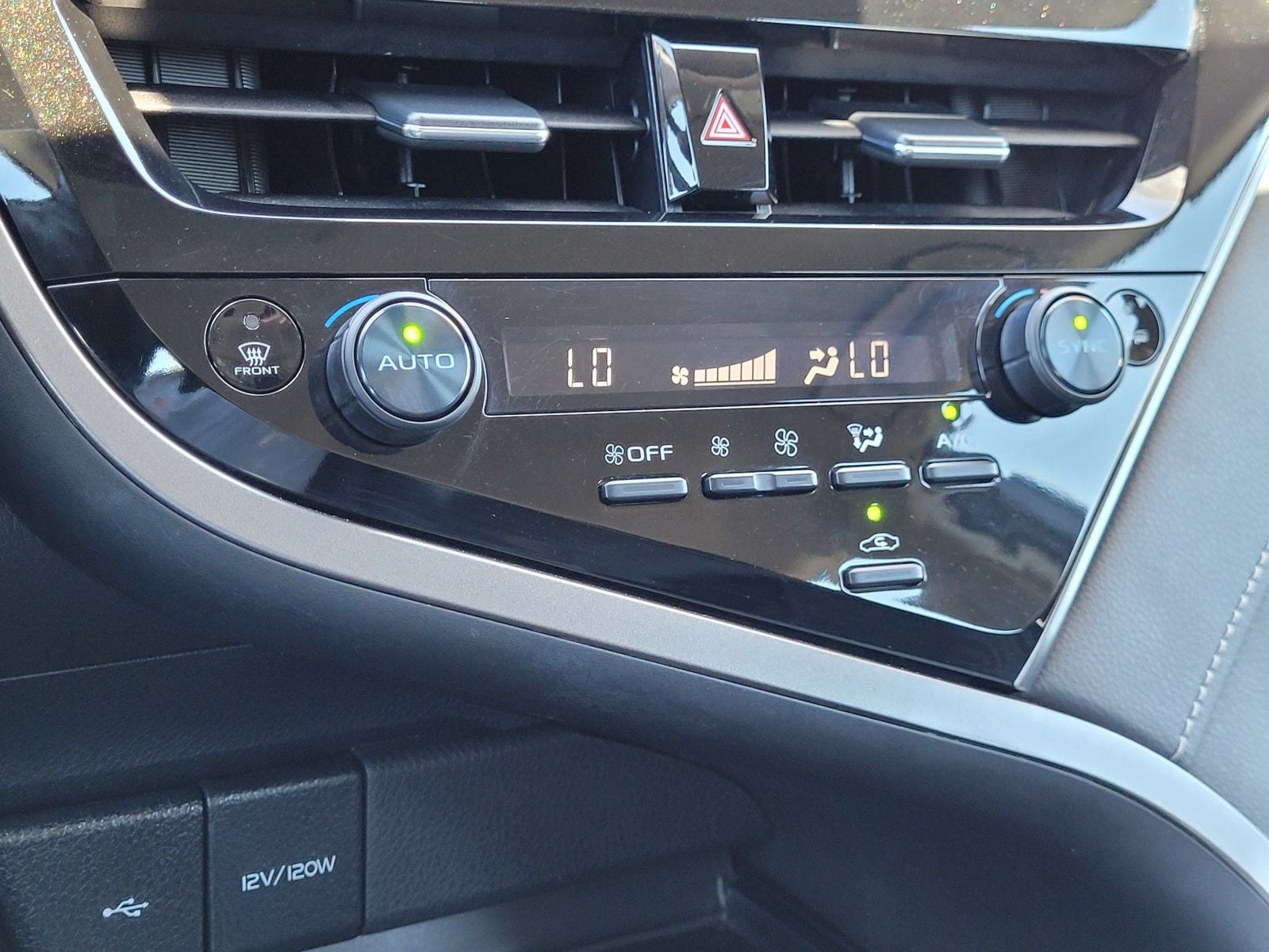 2024 Toyota Camry Hybrid SE