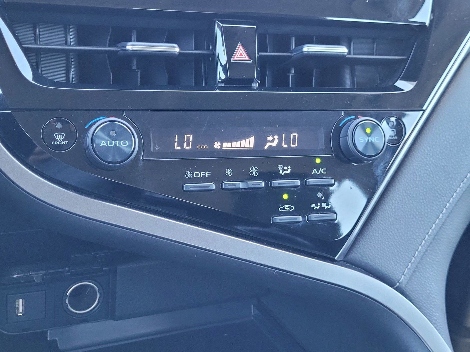 2021 Toyota Camry Hybrid SE