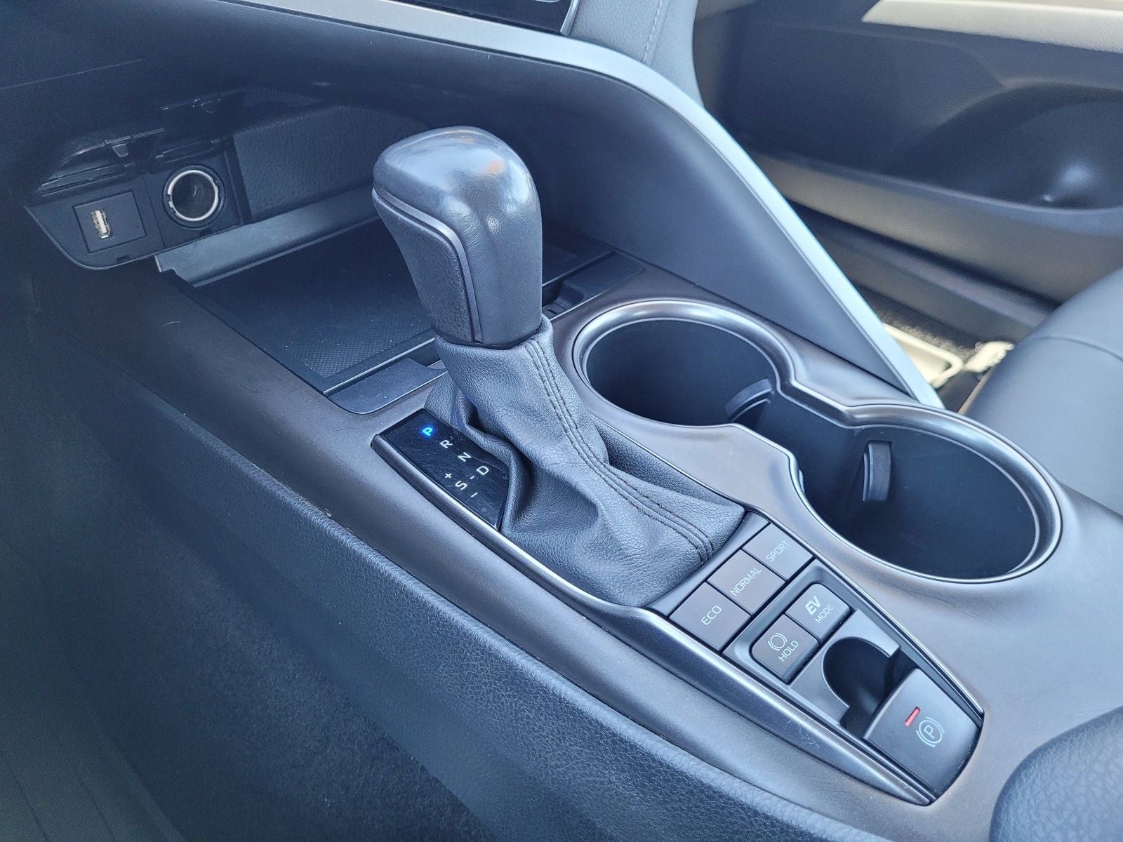 2021 Toyota Camry Hybrid SE